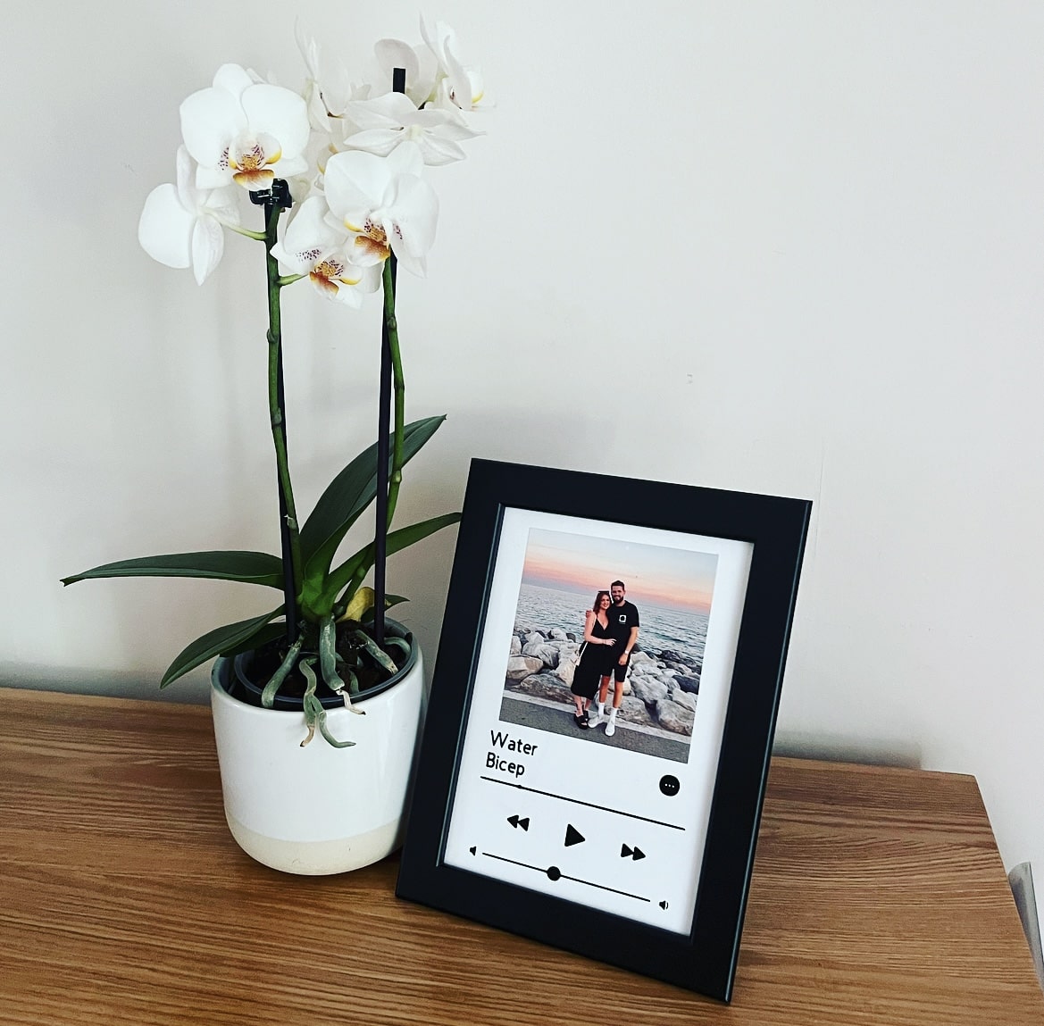 Small Apple Music Frame