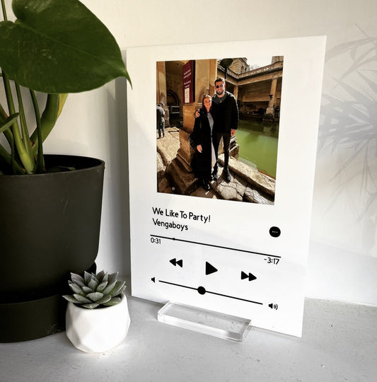 White Apple Music Plaque